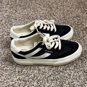 Sam Edelman Simone Black and Cream Casual Sneakers